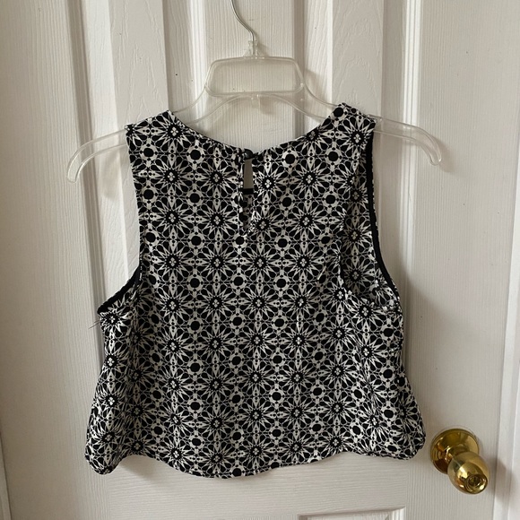 One Clothing Tank - Picture 2 of 5